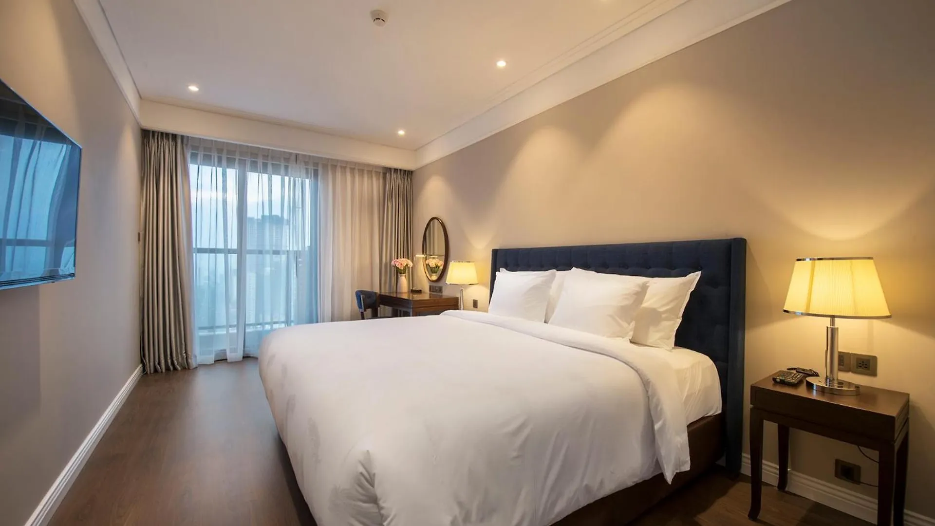 Altara Suites Da Nang By Ahg