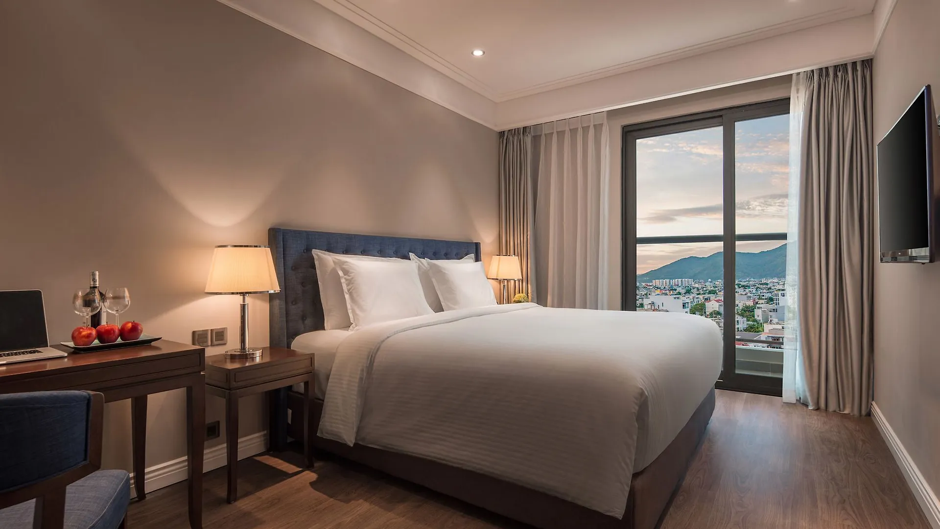 Altara Suites Da Nang By Ahg 5*,